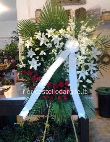 Corona funebre con tipo di fiori da concordare