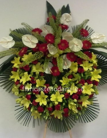 Corona funebre con tipo fiori da concordare