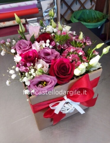 Flower Box medio con 3 rose rosse